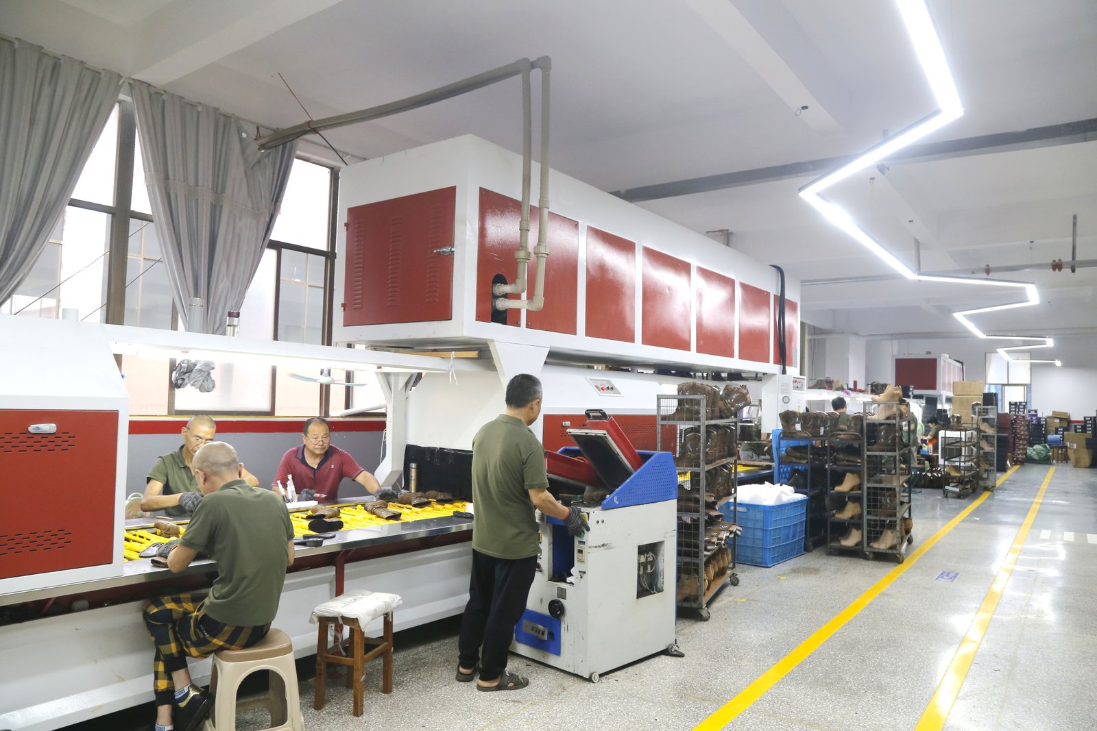 SHI JI footwear production floor