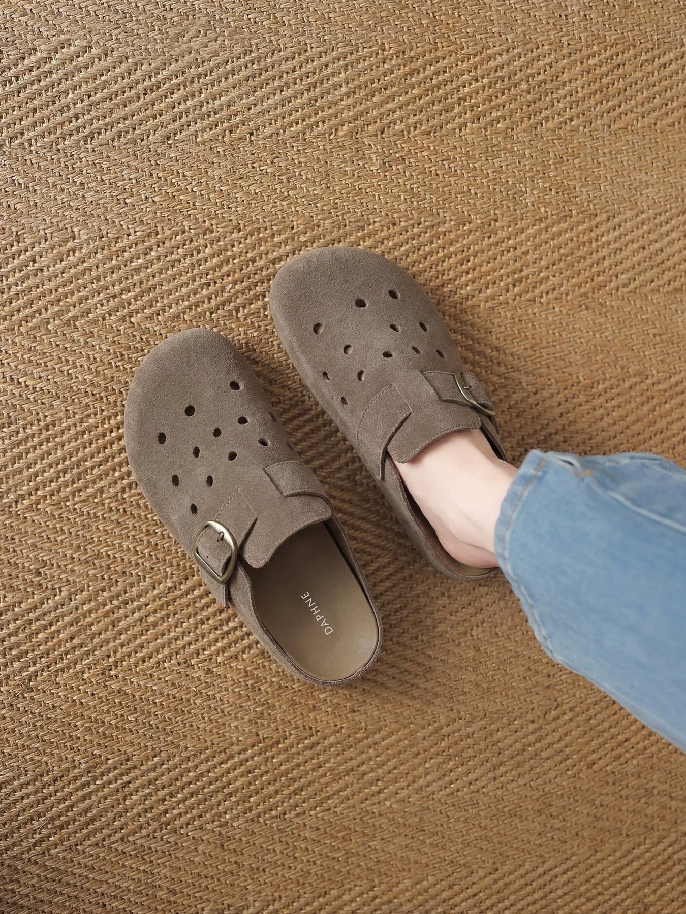 Sculpted Clog